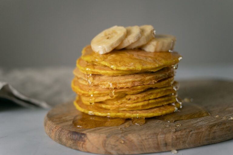 Tortitas sin báscula con plátano y sirope